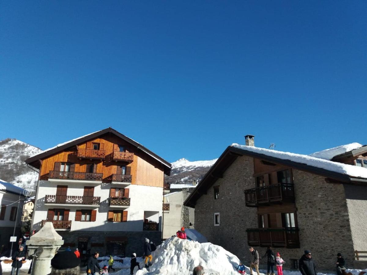 Deacons Lodge Bardonecchia Exteriör bild